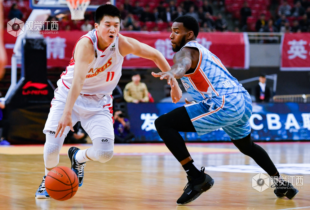 八一男篮再战告捷，迎来胜利和振奋的简单介绍